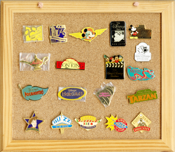 DISNEY PINS COLLECTION
