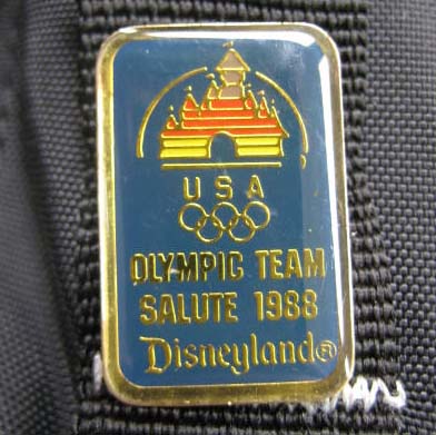 PINS/ OLYMPIC TEAM SALUTE 1988 Disneyland