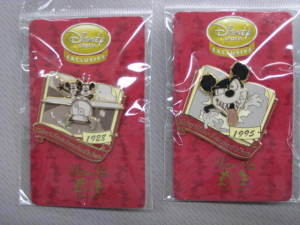 PINS / Mickey Mouse 80th Anniversary /"PLANE CRAZY 1928" "Runaway Brain 1995"/ Disney Store exclusive