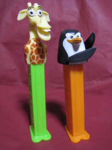 PEZ/ MADAGASCAR 2 ESCAPE AFRICA / Melman and Skipper